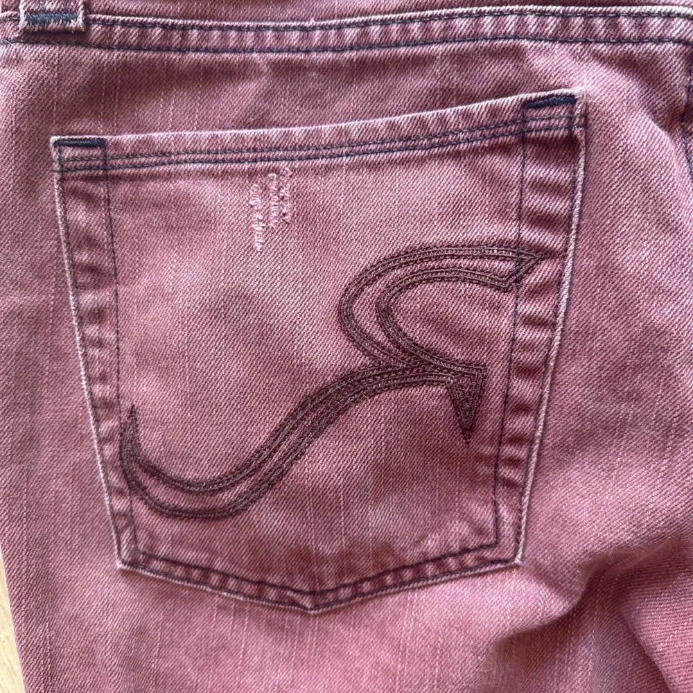 Vintage Rock & Republic Colburg Straight Jeans 33x32 Burnt Dark Red Denim Street - Picture 9 of 9